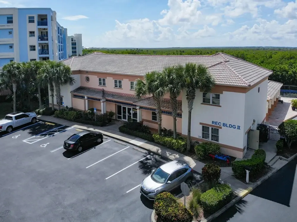 Large Corner Unit at Ocean Walk With Sneak Peak of the Ocean Ow20-501