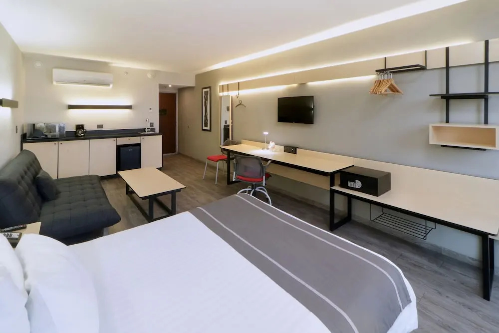 City Express Plus by Marriott Monterrey Galerias - Chambres