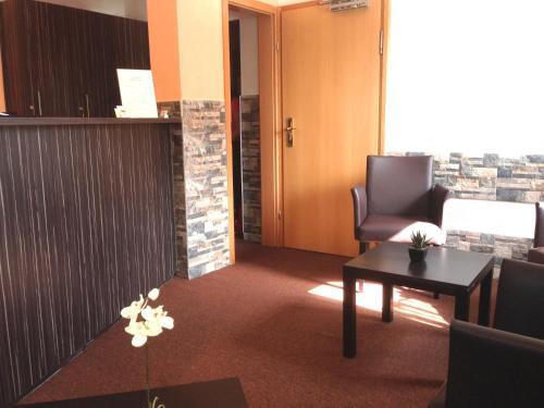 gallery_image_hidden_19