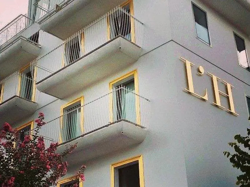 Luxury Suite