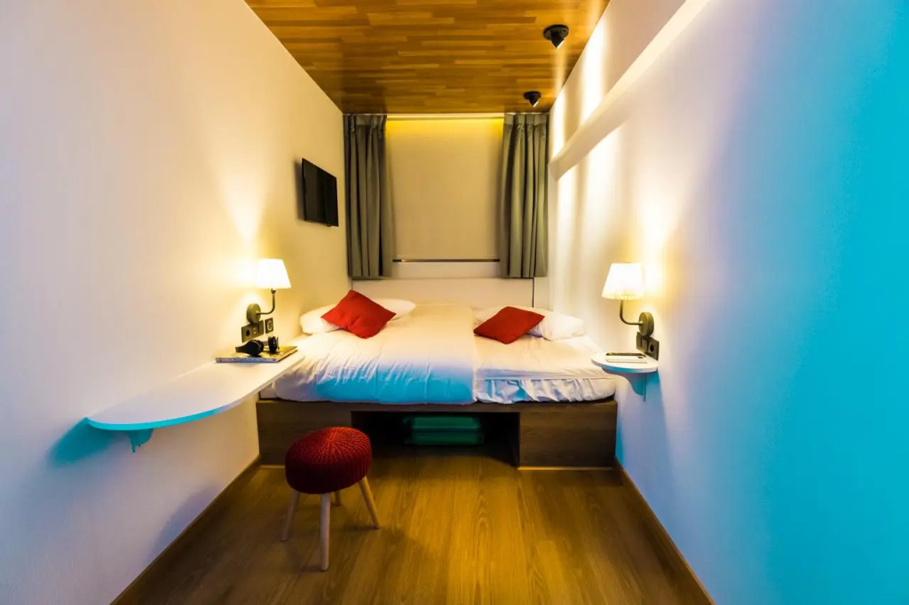 Double room (full double bed)