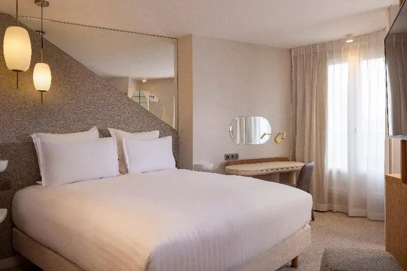 Deluxe Double room with balcony (full double bed)