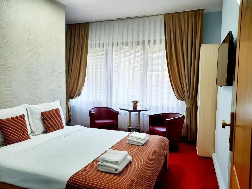 Hotel Aristocrat & Fish Restaurant - Chambres