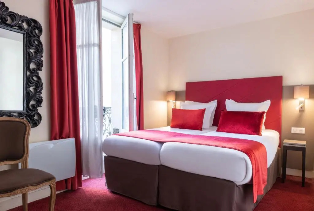 Standard Double room with balcony (full double bed)