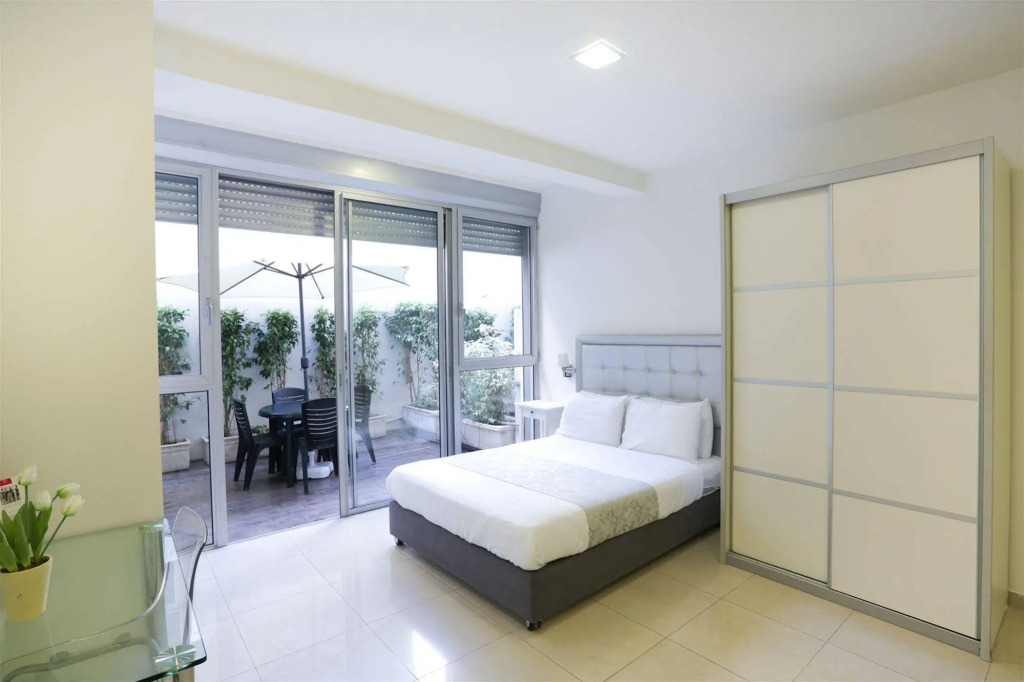 Sea Land Suites by null