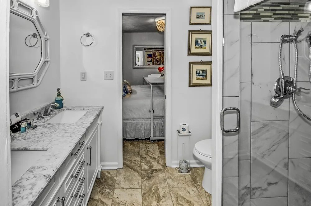 22517 Hilltop Ave - Shore Nuff Beachy