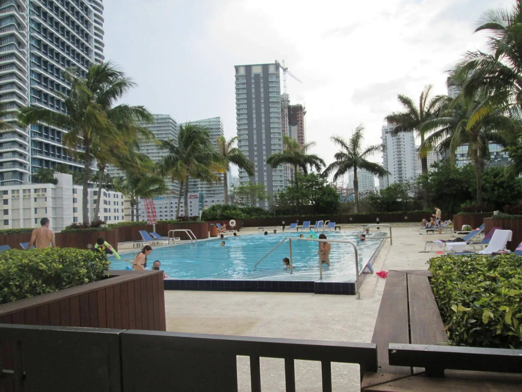 Pelican Residence at One Broadway - Général