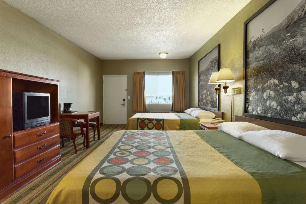 Standard Quadruple room