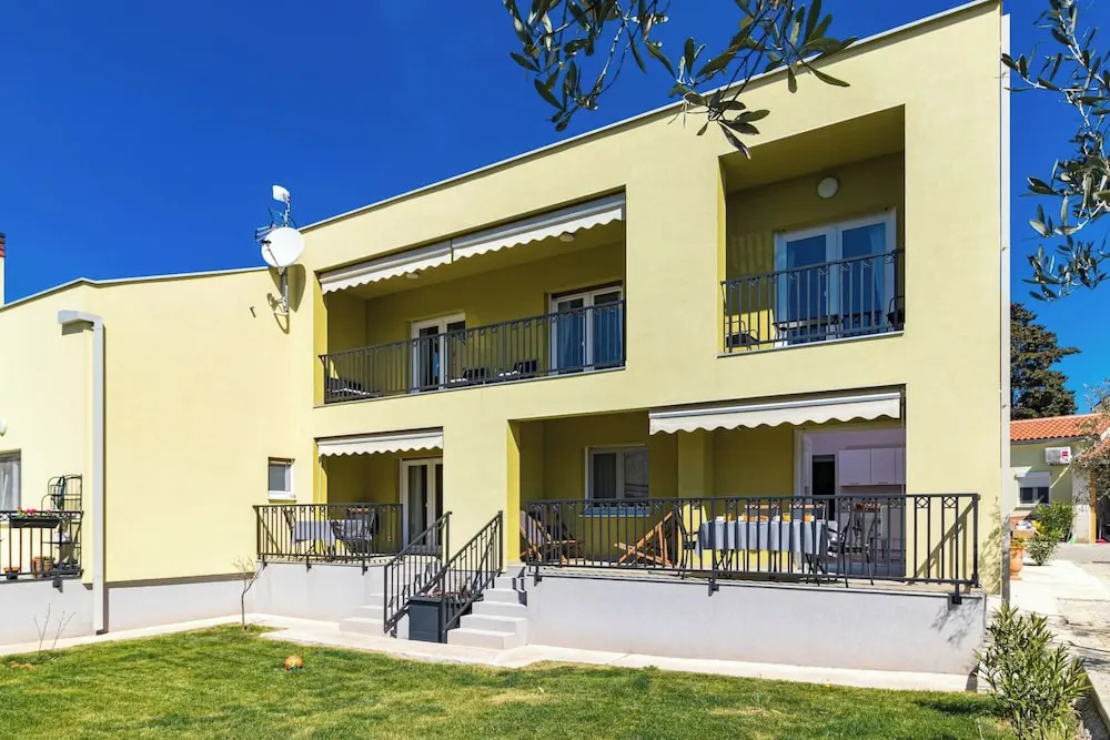 Apartment in Medulin Near Bijeca Beach