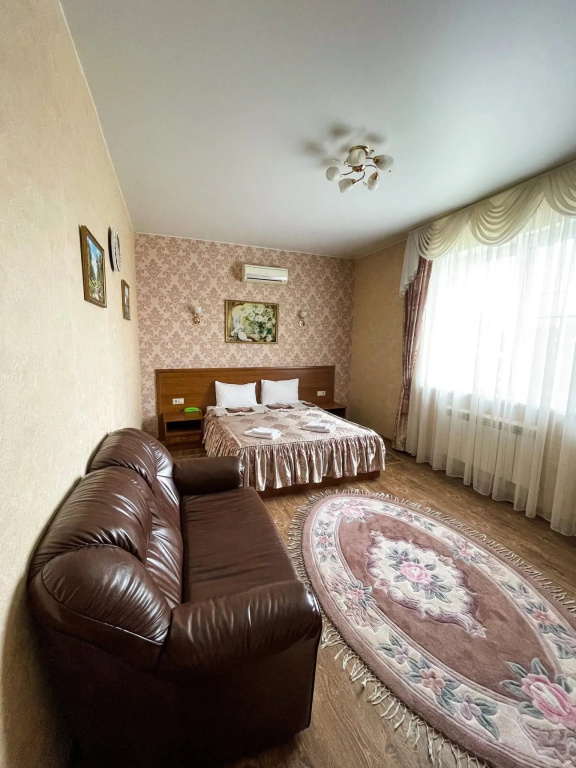 Double Suite (full double bed)