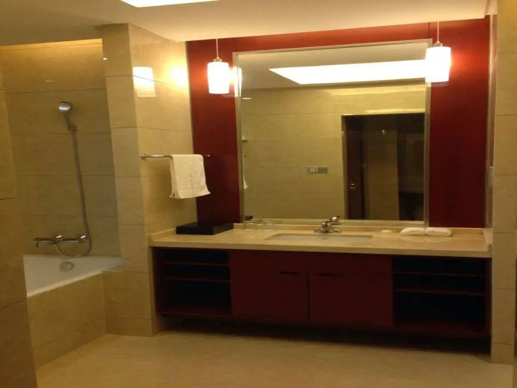 Days Hotel Frontier Nantong - фото 8
