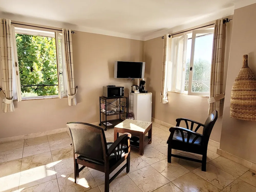 Voir la photo 2 — L'escale Provencale