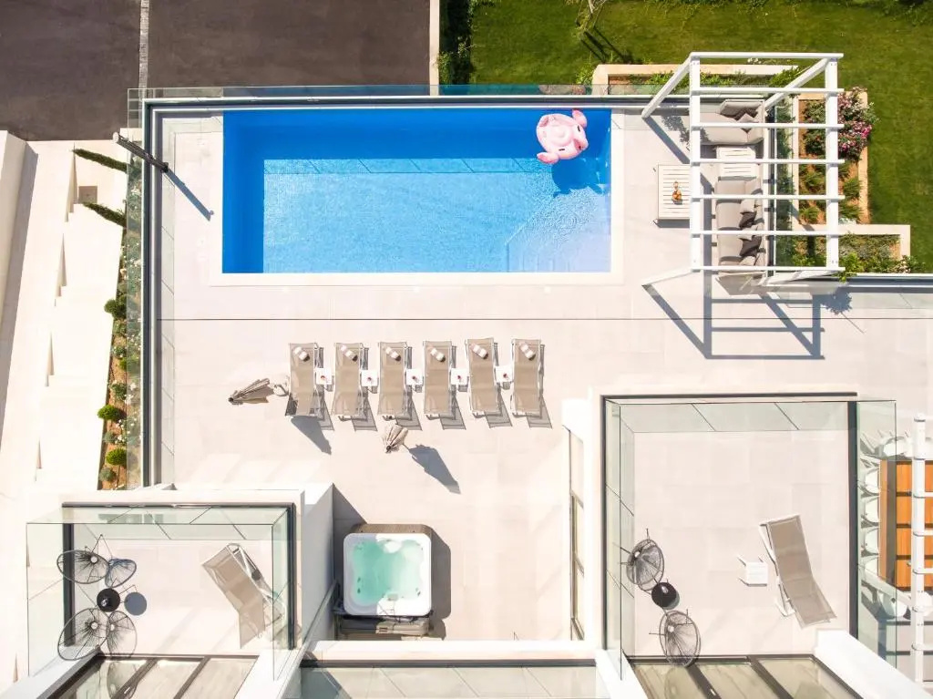 Deluxe Villa