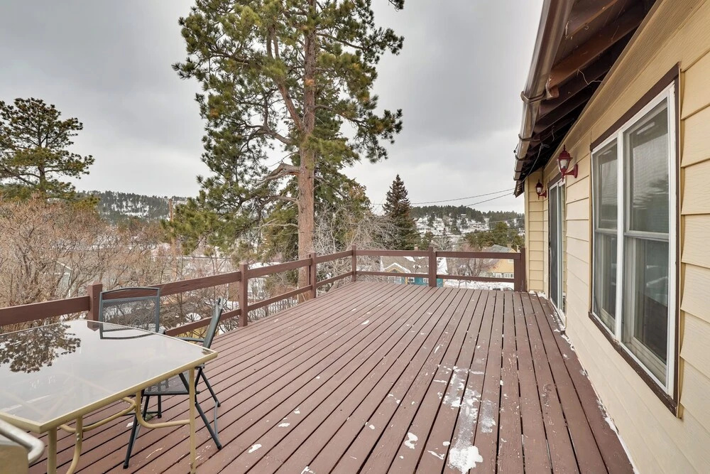 Near Ski Slopes & ATV Trails: Large Lead Getaway