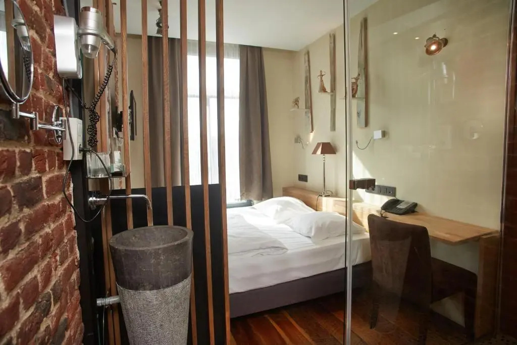 Standard Double room (full double bed)