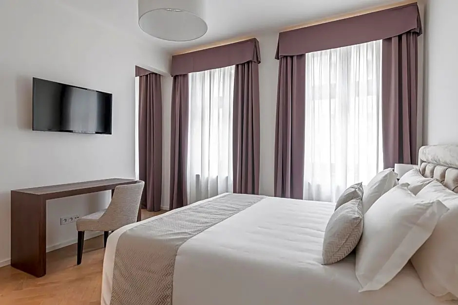 Superior Double room (full double bed)