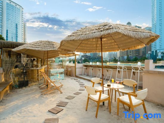 Beautiful Coast Yanshe River View B&B (Guiyang Jiaxiulou Qingyun Market Store)