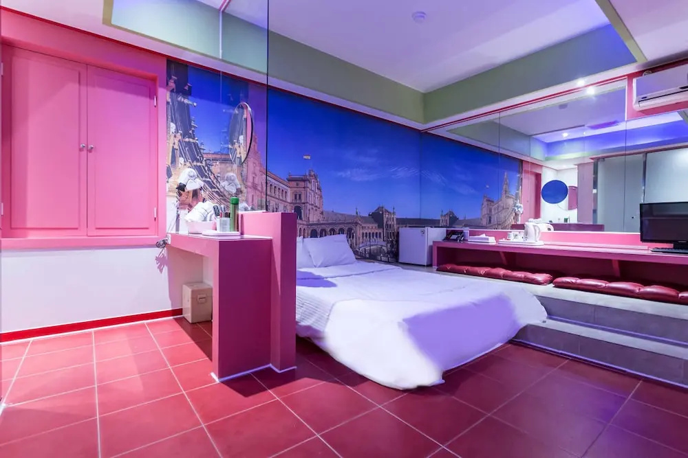 Standard Double room (full double bed)