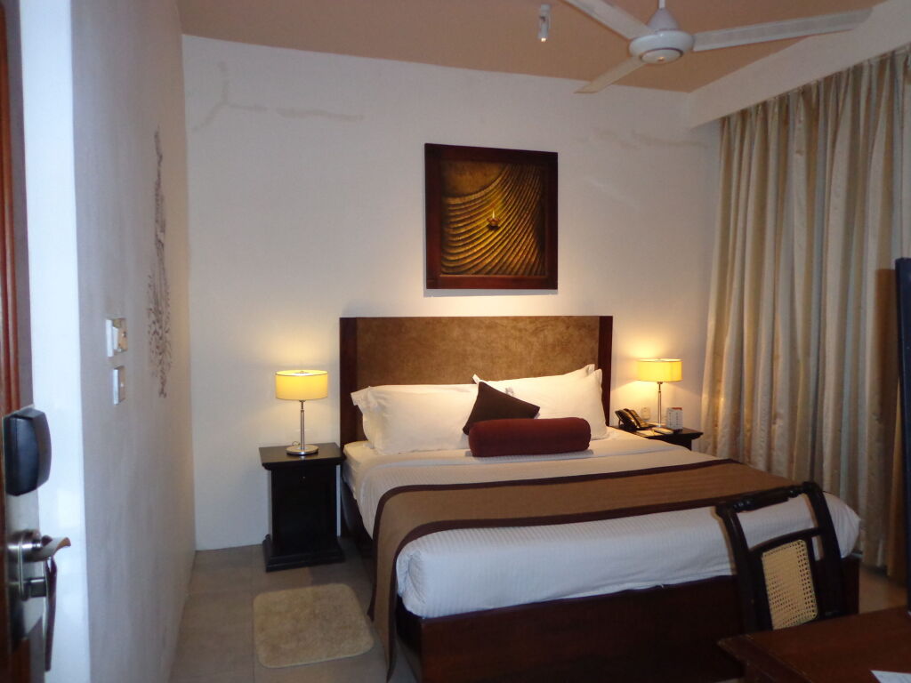 Earl's Regent Hotel
