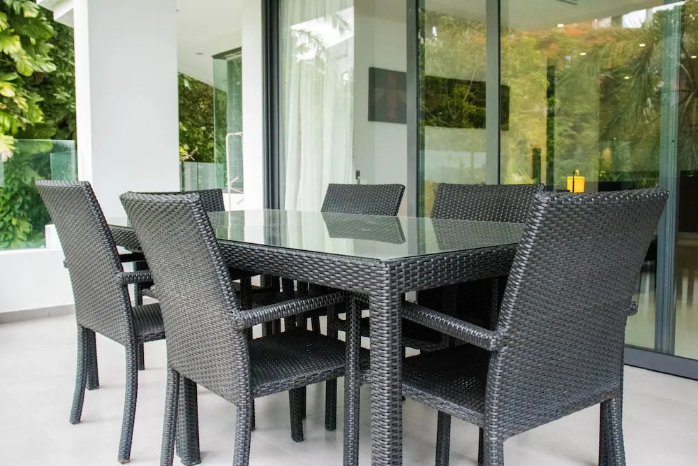3 Bedrooms Luxury Apartment with partial sea view
