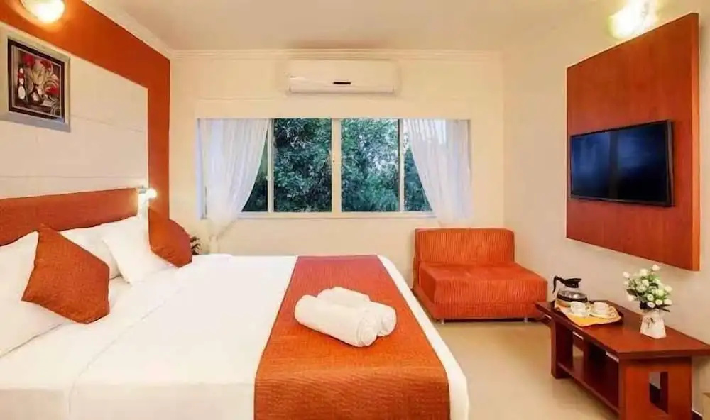 Deluxe Double room (full double bed)