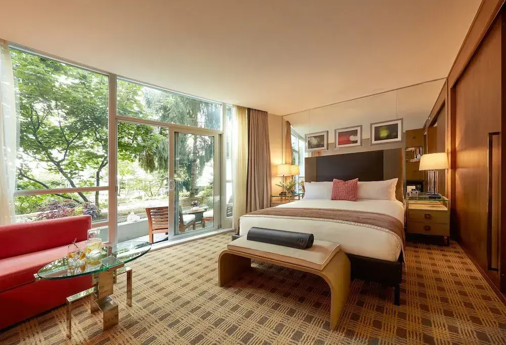 Premier room