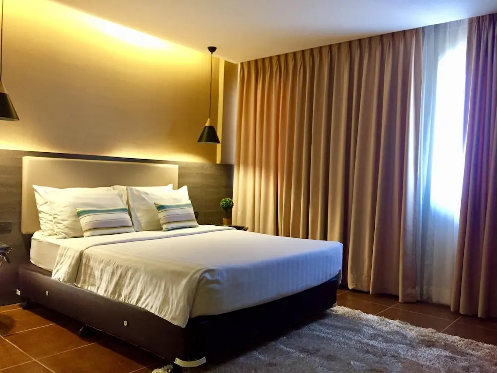 Premier Double room (full double bed)