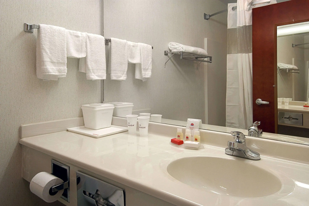 Travelodge by Wyndham Downtown Chicago by null