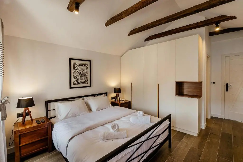 Double room with sea view (full double bed)