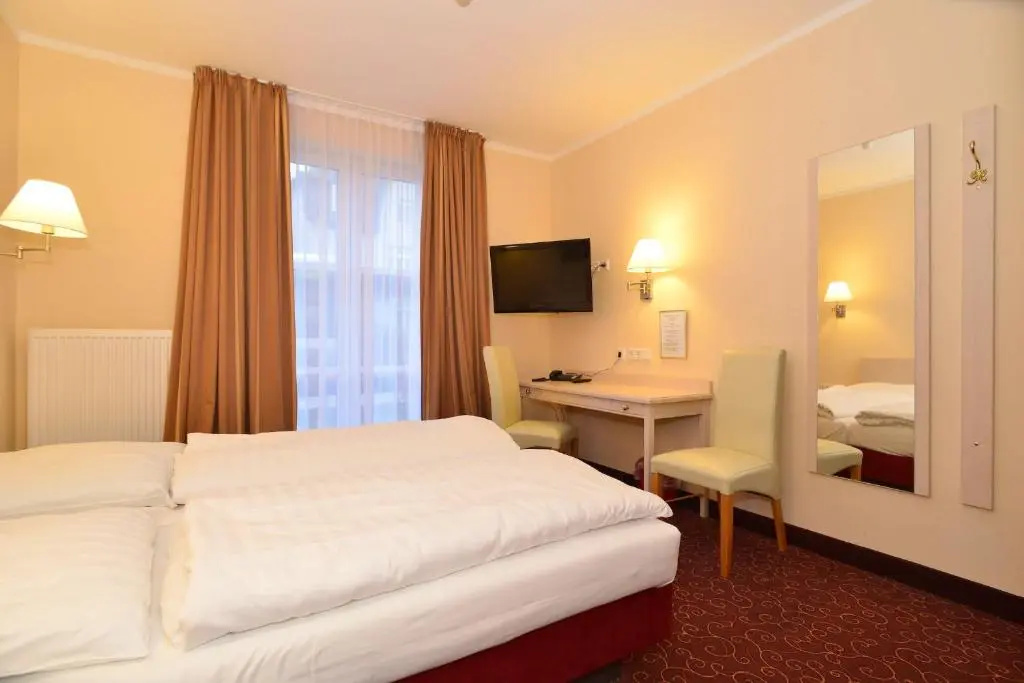 Standard Double room (full double bed)
