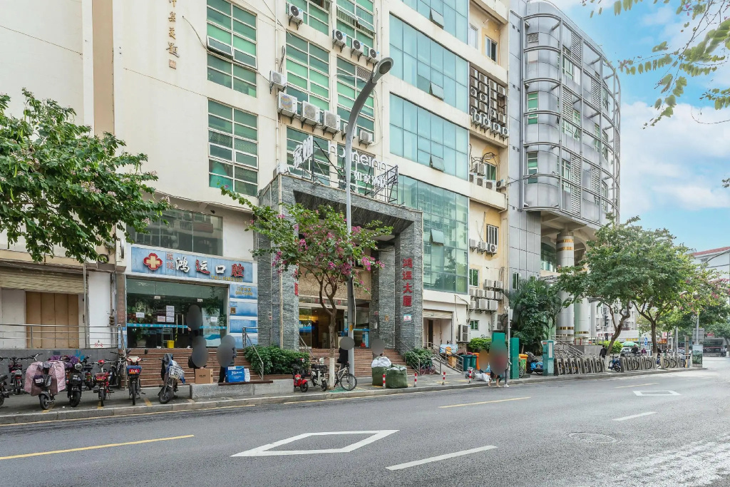 Home Inn (Xiamen Railway Station East Hubin Road)