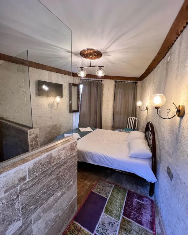 Economy room