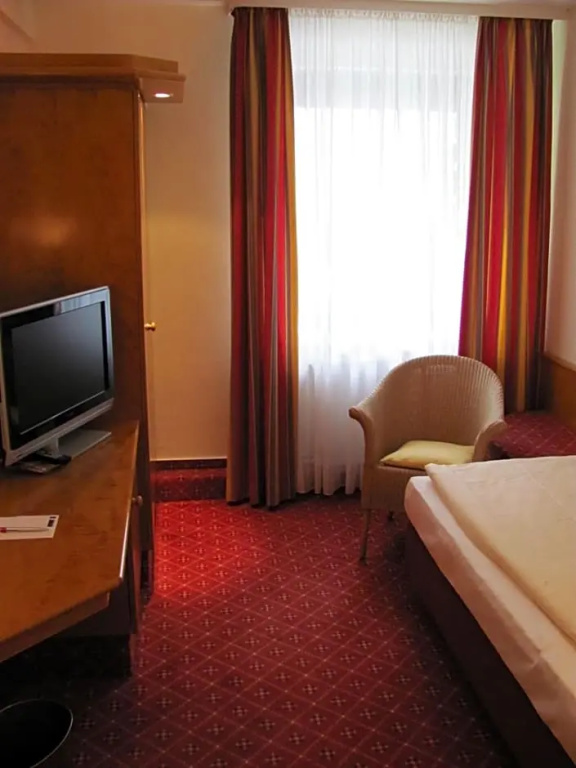 Economy room