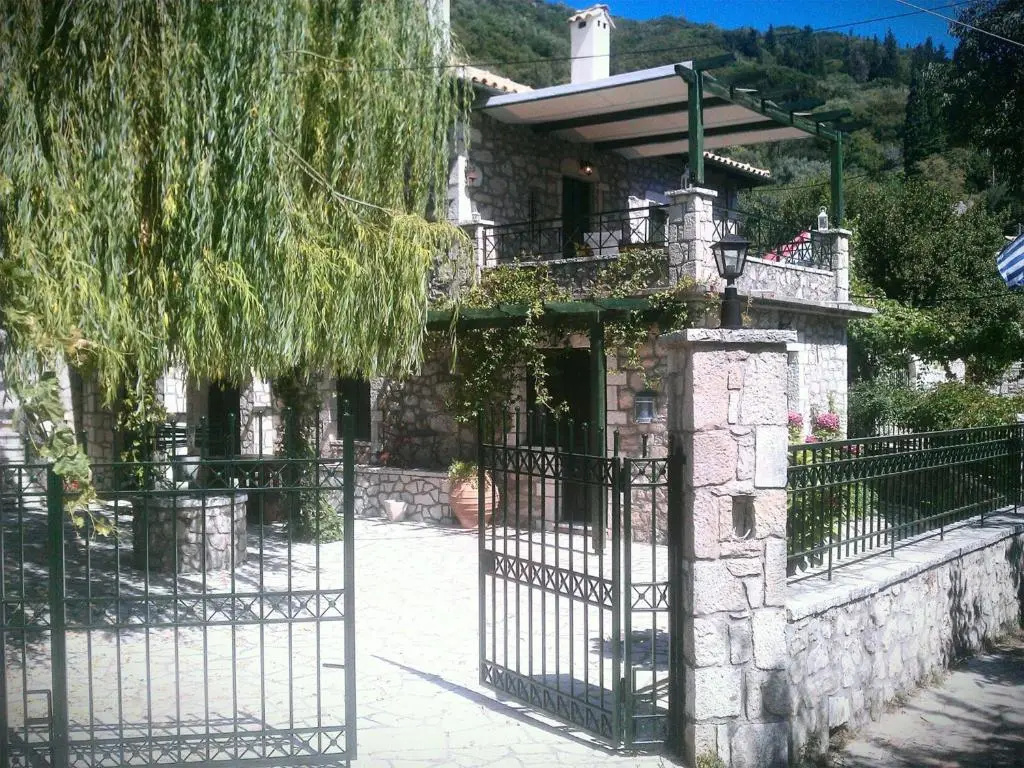 3 Bedrooms Apartment