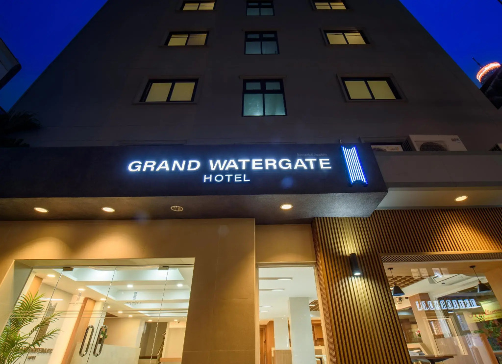 Grand Watergate Hotel — фото
