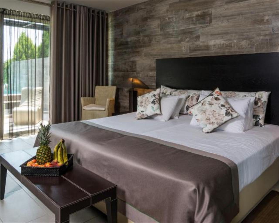 Deluxe Double Bungalow (twin beds)