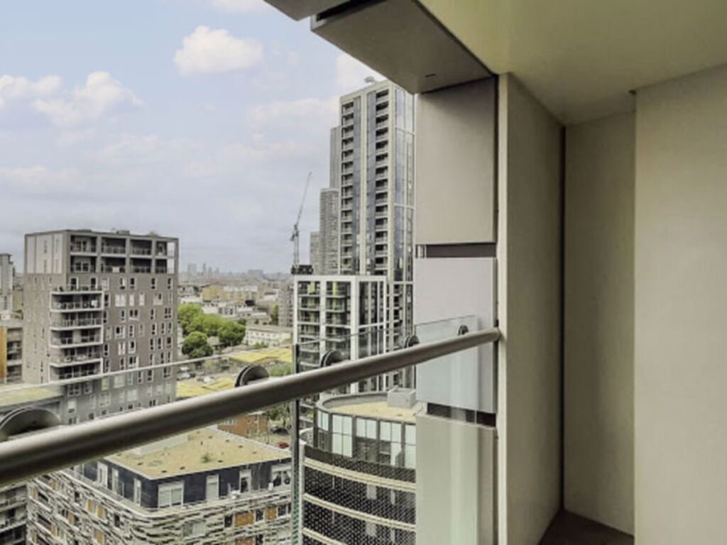 Lincoln Plaza London, Curio Collection by Hilton by null