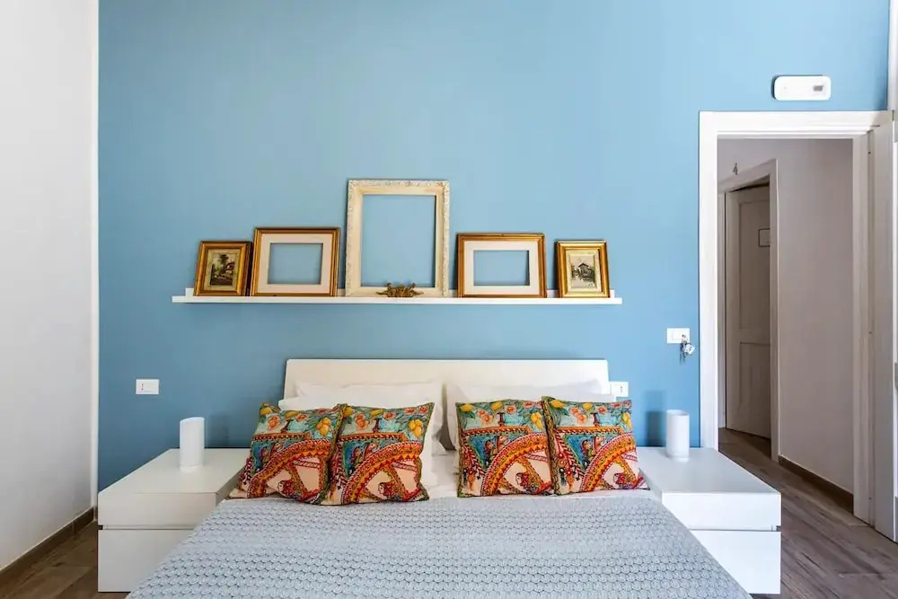 Deluxe Double room with balcony and with courtyard view (full double bed)