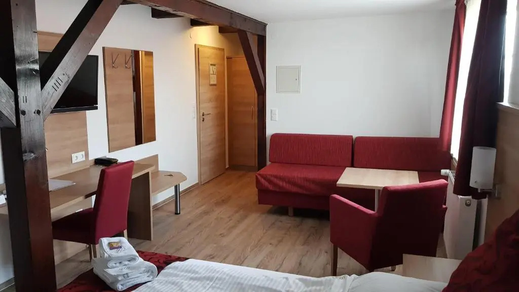 Standard Triple room