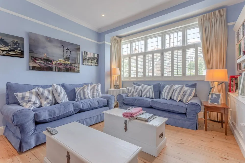 3 Bedroom Family House With Garden