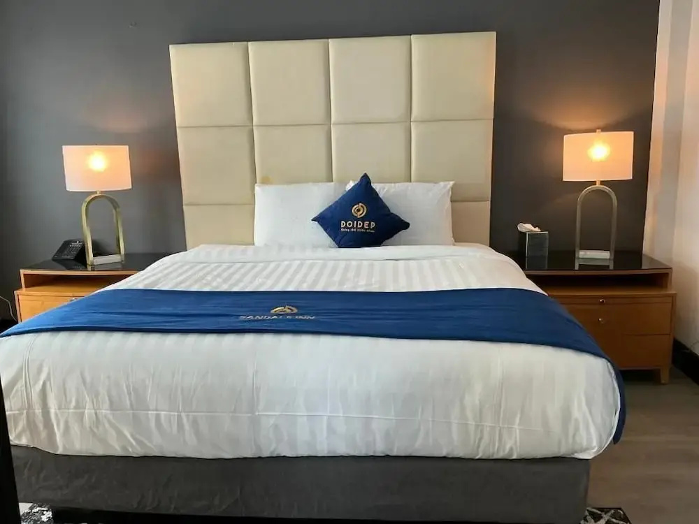 Deluxe Suite