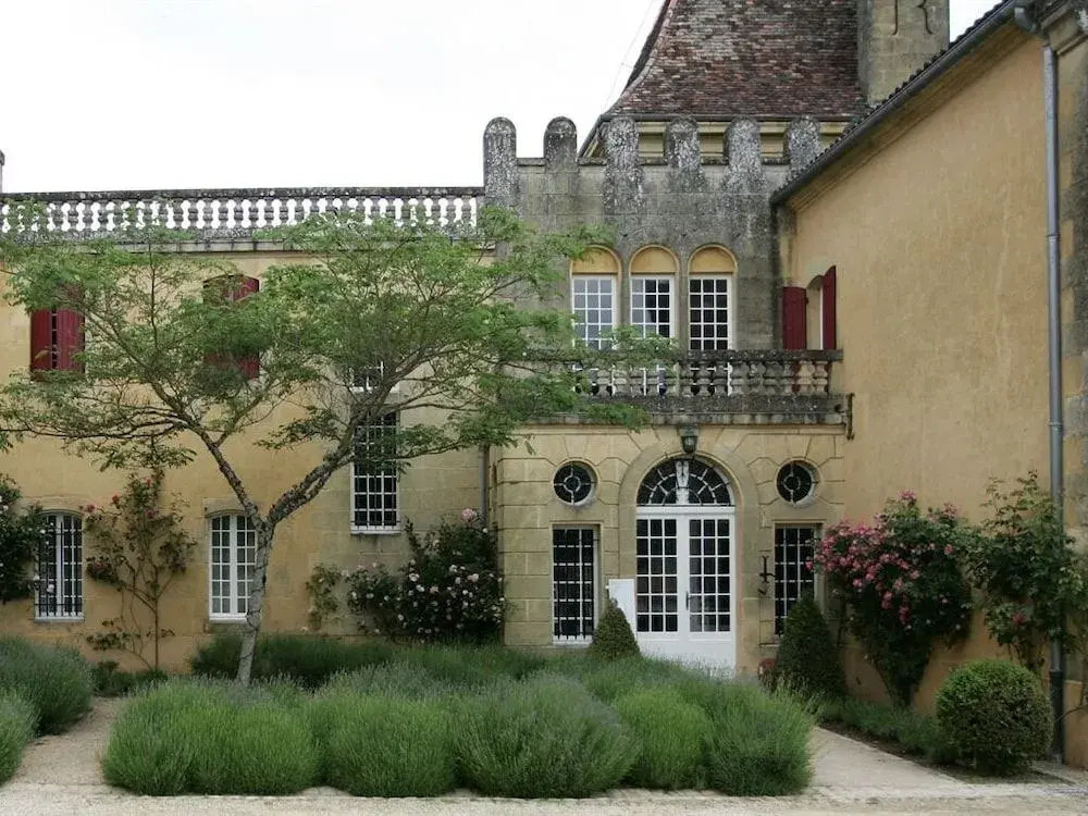 Chateau Mont d'Onel