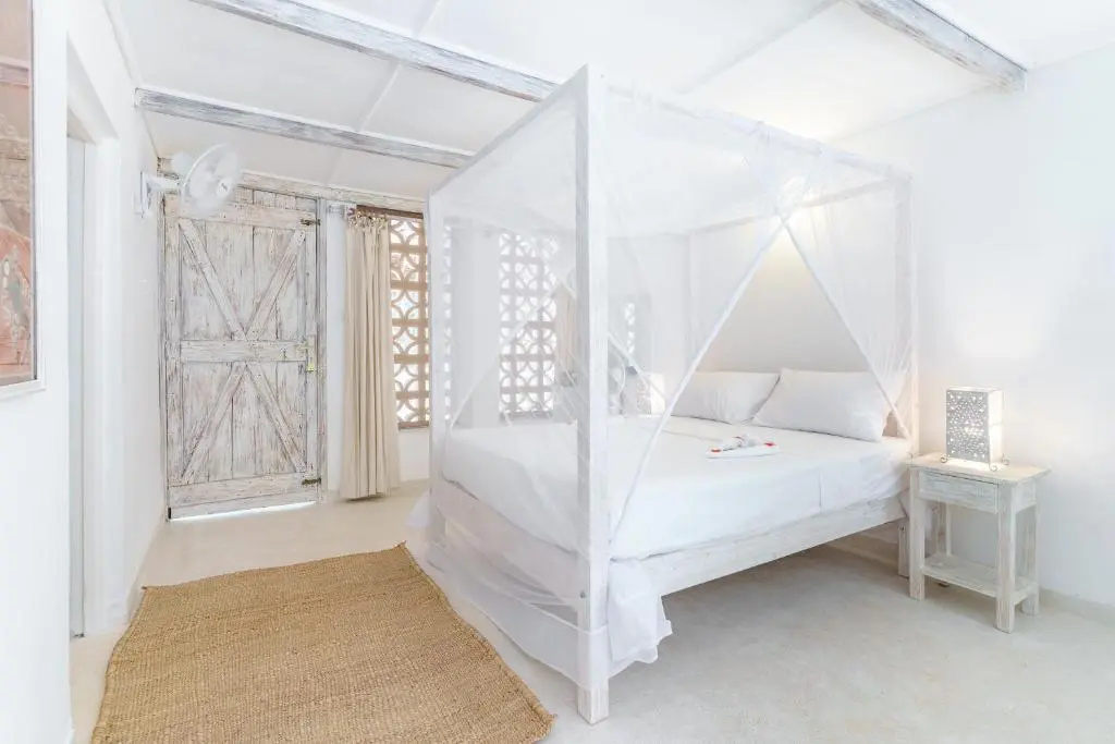 Flamboyant Boutique Hote — 4