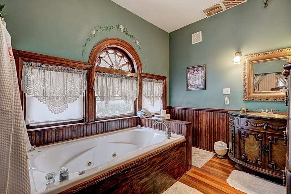 The Grandison Inn Bed & Breakfast by null