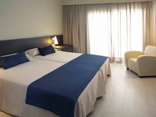 Standard Double room with pool view (twin beds)