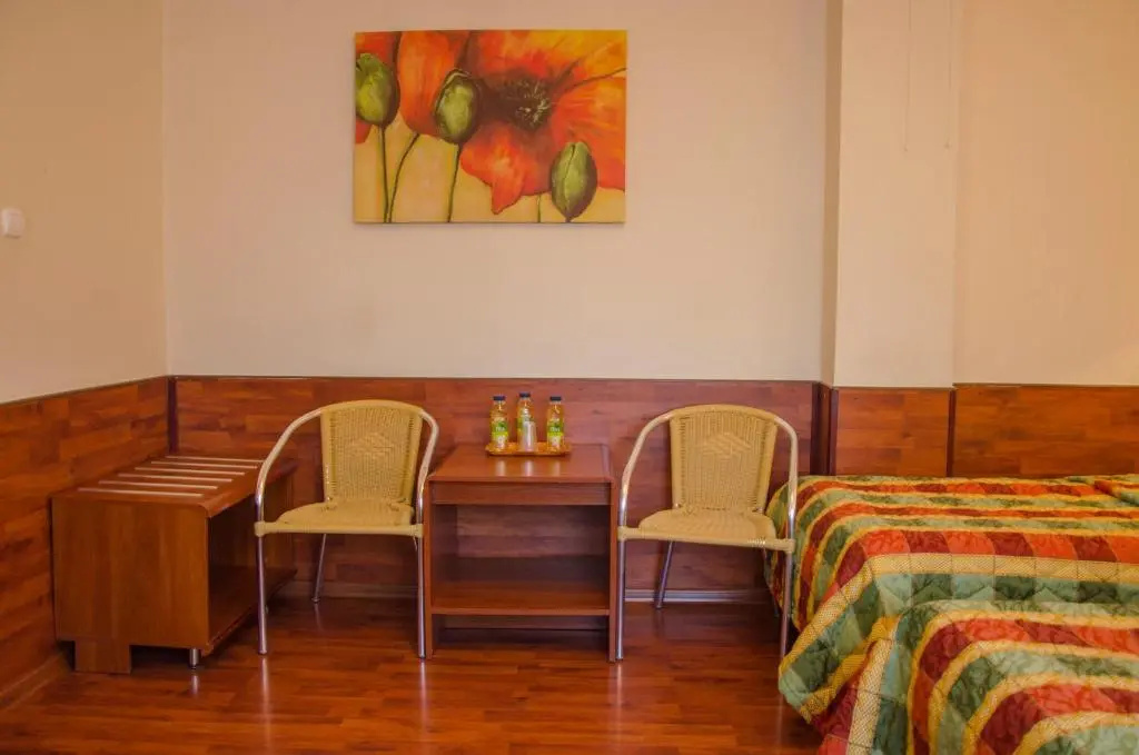Standard Triple room