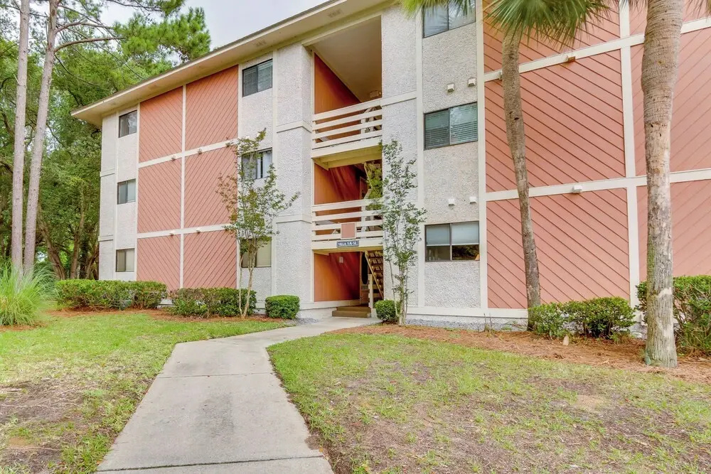 Walk to Beach & Golf Course: Hilton Head Getaway!