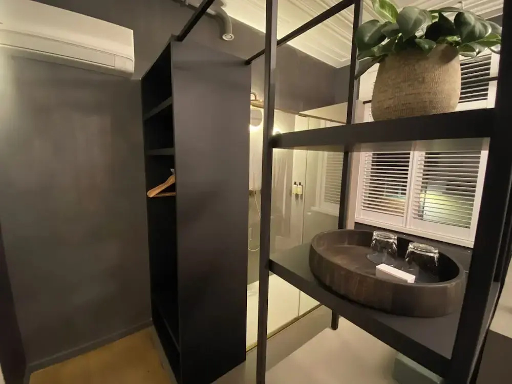 Luxury Double room with city view (full double bed)