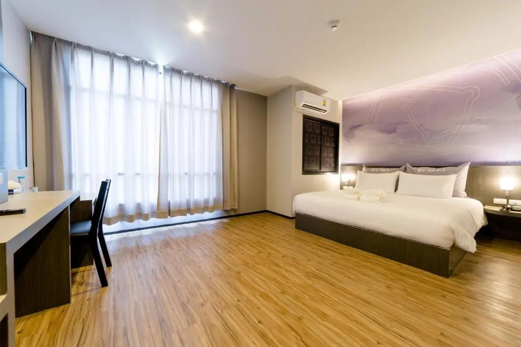 Deluxe Double room (full double bed)