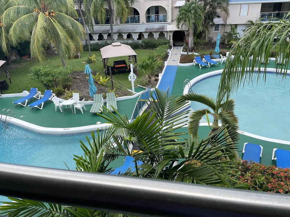 Deluxe Double room with balcony and with pool view (full double bed)